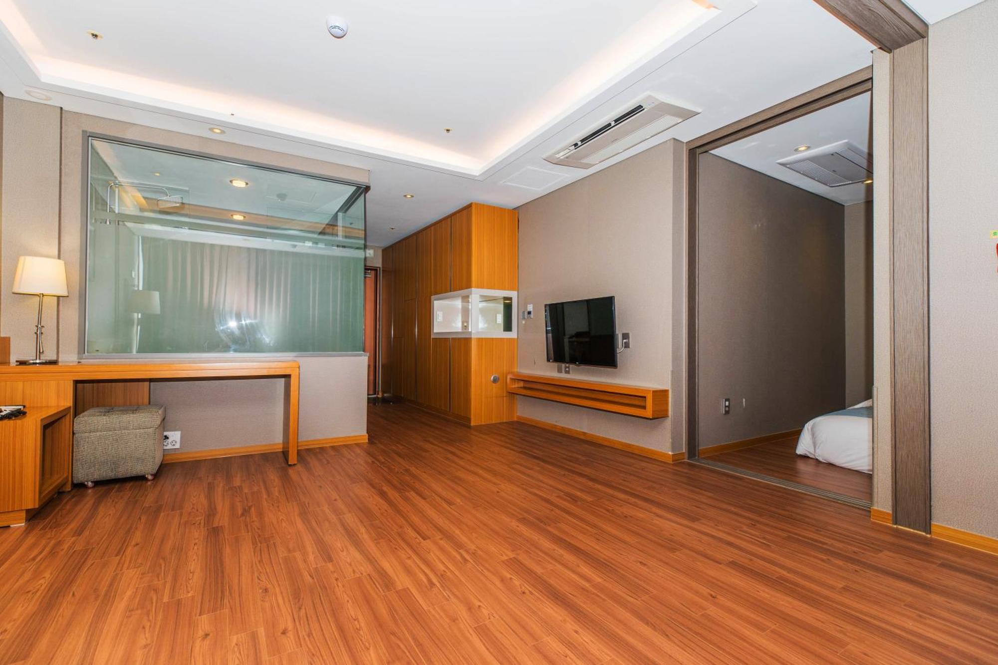 Hotel Solaire Порён Экстерьер фото